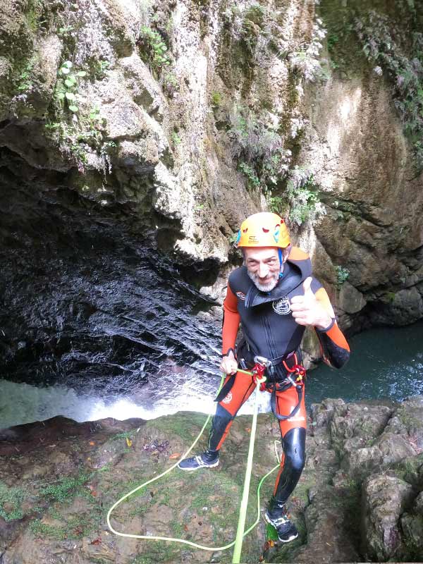 descenso-canones-rapel-con-rio-al-fondo